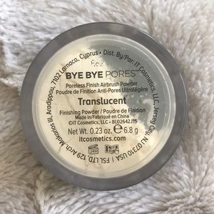 It Cosmetics Bye Bye Pores Translucent Powder